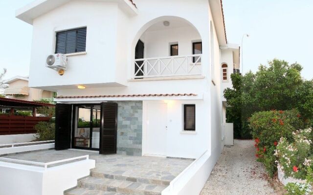 Отель Protaras Green Bay Villa Протарас