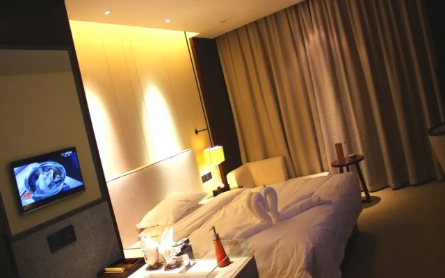 Maritime Hotel (Zhengzhou Century Amusement Park Zhongyuan Tower)