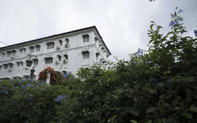Отель Suisse Канди вид на фасад