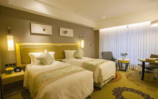 Rich Hotel
