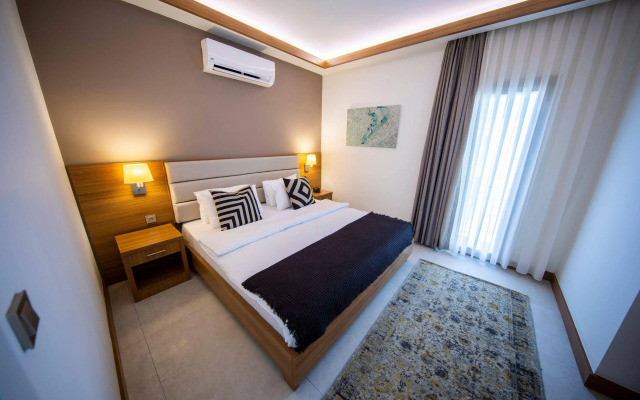 Moyo Beach Hotel