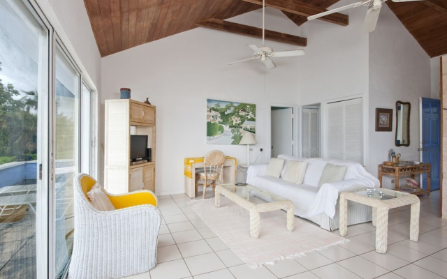 Windermere Escape: Private Villa By The Beach