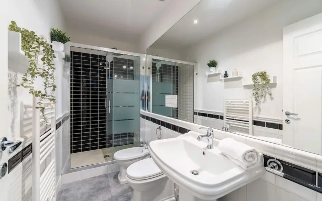 Central 3BD Apartment Near Teatro Verdi