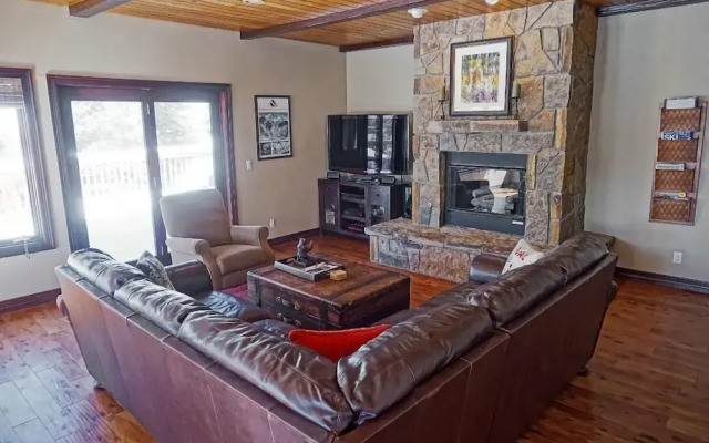 2095 Vermont Rd W - 5 Br Home