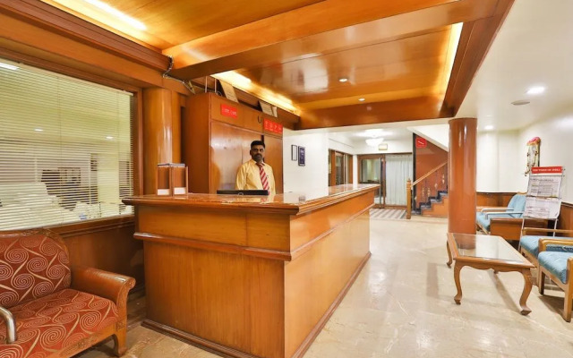 OYO 23337 Flagship Ashram Road