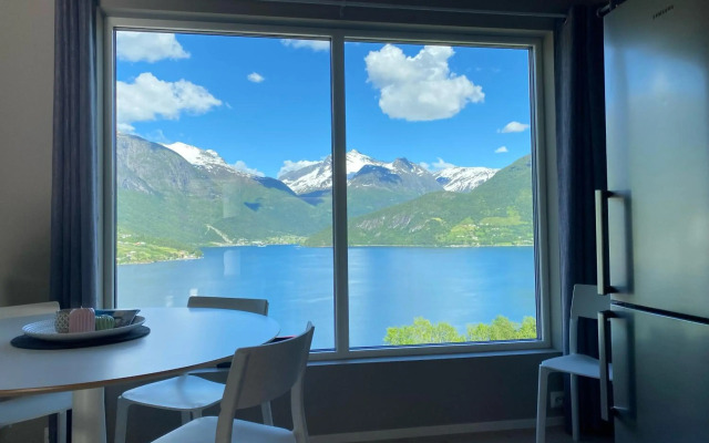 Olden Fjordhotel