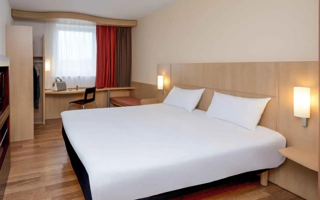 ibis Esch Belval