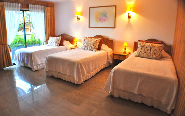Taha Tai Hotel