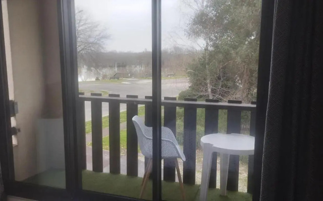 Studio tout confort au bord du lac d'Estey
