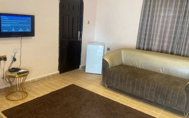 Claramojisola - Eunice Apartments