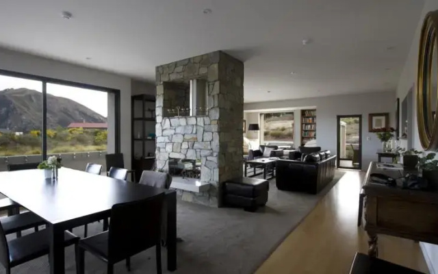 Tiritiri Lodge House