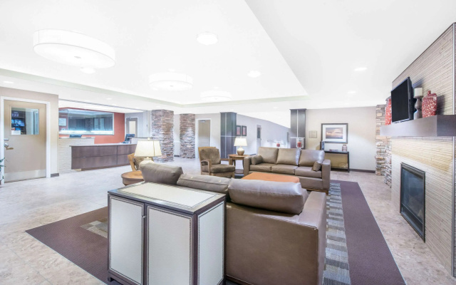 Hawthorn Extended Stay by Wyndham Dickinson