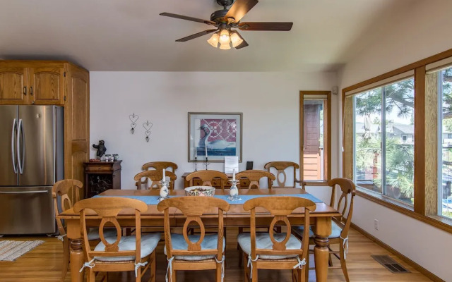 3BR 3BA Ideal Waterfront House South Lake Tahoe by RedAwning