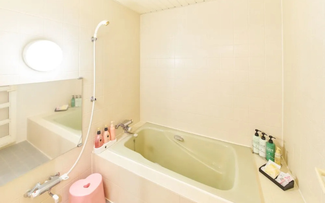 Hotel Blan Chapel Christmas Narita (Love Hotel)