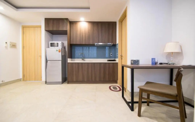 RedDoorz Premium near Hang Xanh