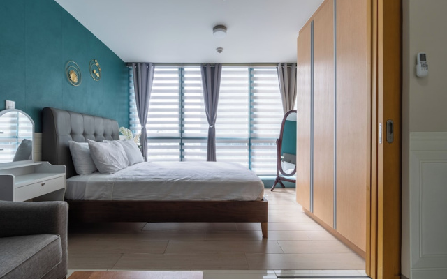Luxury Upscale Retreat in Uptown Bgc, Metro Manila