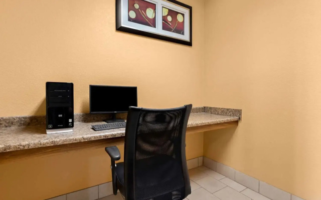 Quality Inn & Suites McAlester on Hwy 69