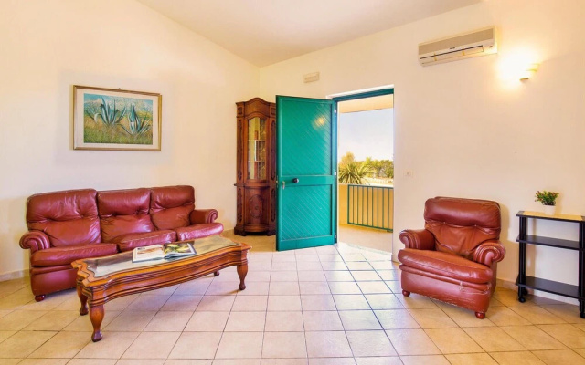 Amazing Home in S.giovanni Zambrone With 2 Bedrooms and Wifi