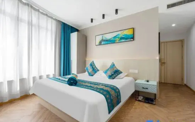 Xiangfu Hotel (People's Square Changzheng Hospital)