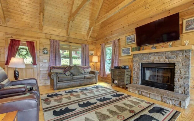 Bear Tracks - Two Bedroom Cabin