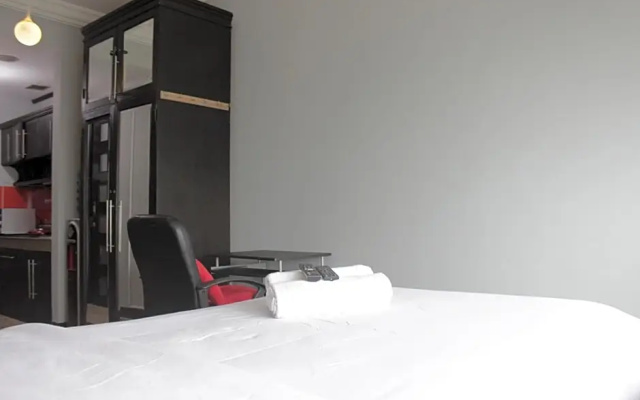 Trendy Studio Room at Galeri Ciumbuleuit 1 Apartment near UNPAR By Travelio