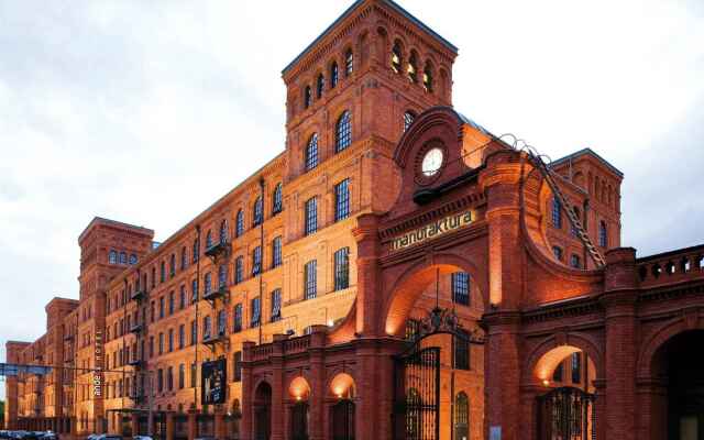 Отель Vienna House Andel's Lodz Лодзь вид на фасад