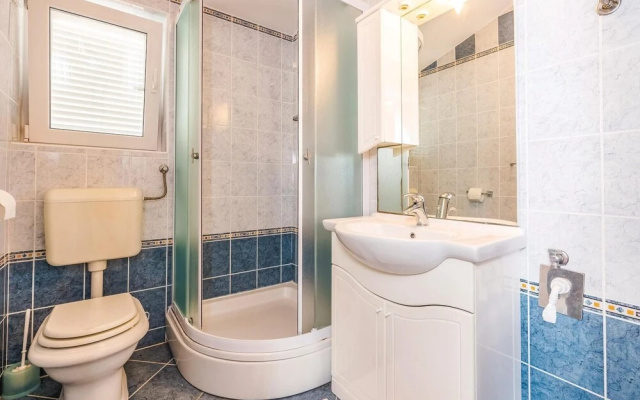 Beautiful Home in Banjol With Wifi and 2 Bedrooms