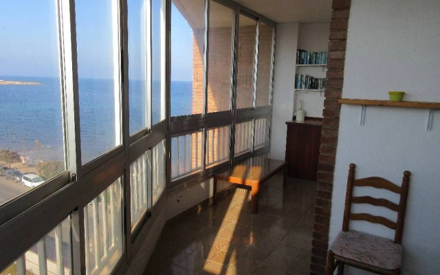 Appartment with swimming pool front of the sea