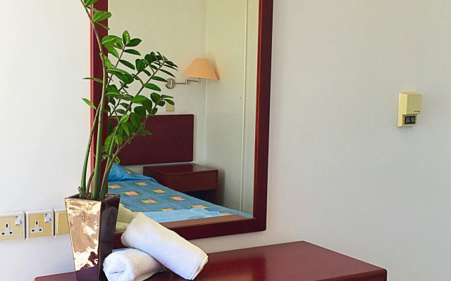 Blue Crane Hotel Apts