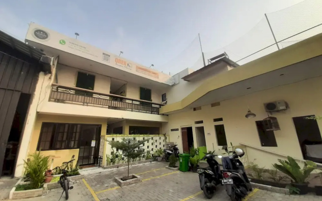 OYO 93274 Oren Home Bekasi