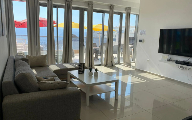 Stunning Penthouse with sea views and private heated pool
