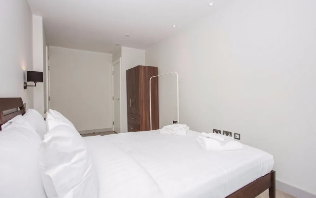 1 Bed Flat, 2 Minutes from Station