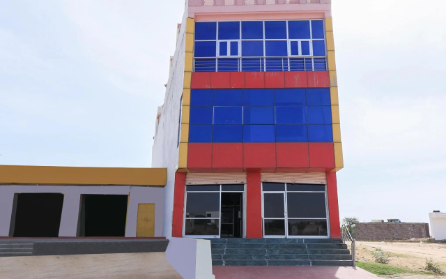 OYO 30929 Hotel Abhishek Inn