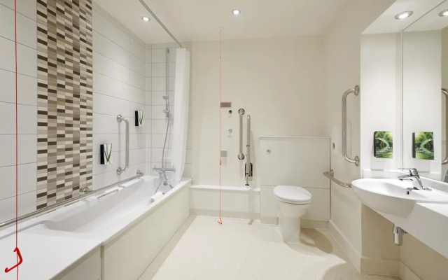 Premier Inn Chatham Gillingham Victory Pier hotel