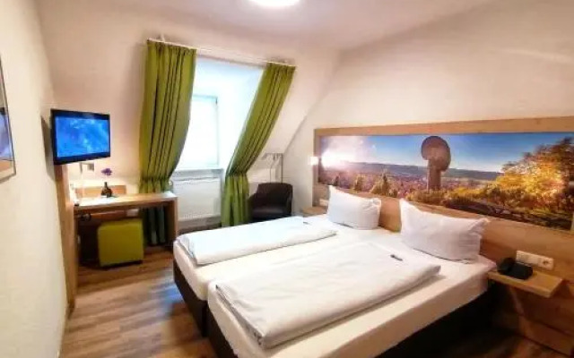 Gasthof Hotel Weinbau "Zum Goldenen Ochsen"