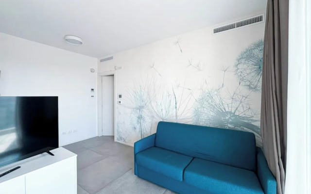 Modern Apartment Steps From the Beach