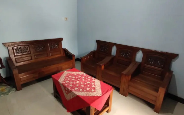 Homestay Griya Merpil - Hostel