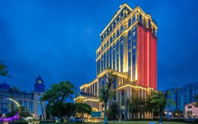 Yibin Nanxi Juyang Hotel