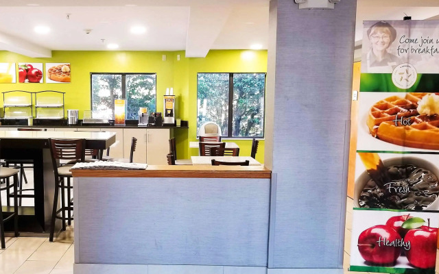Quality Inn & Suites Raleigh North