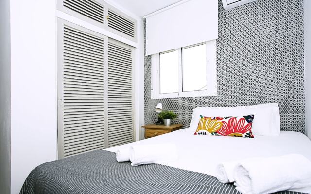 Отель Blue Toscana Pool & Center Apartment Испания, Торремолинос - отзывы, цены и фото номеров - забронировать отель Blue Toscana Pool & Center Apartment онлайн комната для гостей