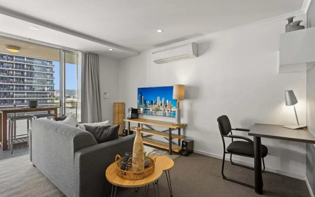 Chic 2-bed Apartment & 5 Minutes Walk to Qpac