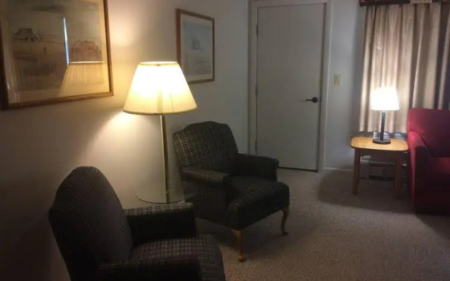 Forest Glen Inn