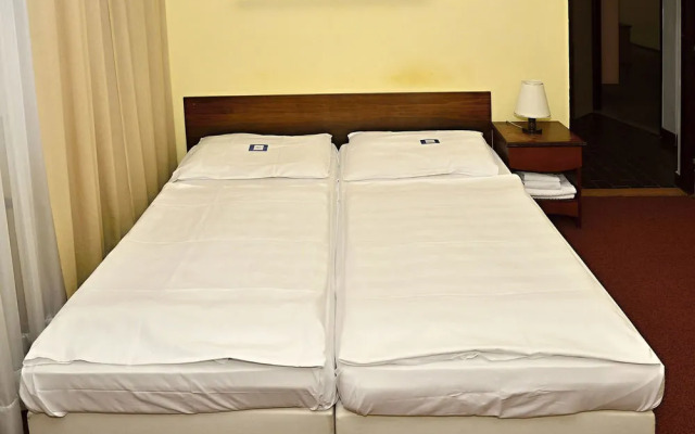 EA Hotel Jasmín