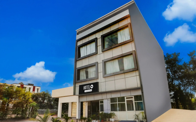 Hotel O by OYO Lohgarh Road Zirakpur Formerly JB Plaza