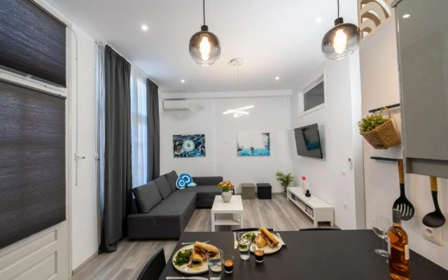 Central Suites Aegina 2