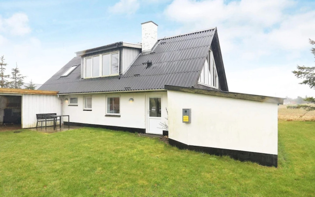 6 Person Holiday Home in Frostrup