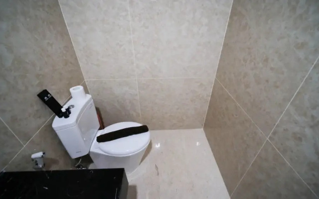 Nice 3Br Connected To Mall At Grand Sungkono Lagoon Apartment