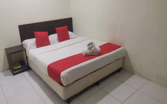 OYO 1104 Q Hotel