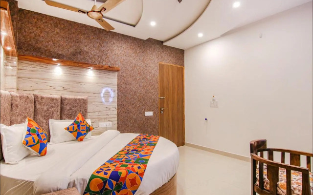 Fabhotel Meridian Inn