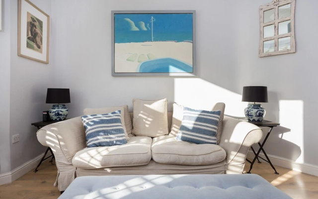 4 Bedroom Family House Near Shepherd's Bush